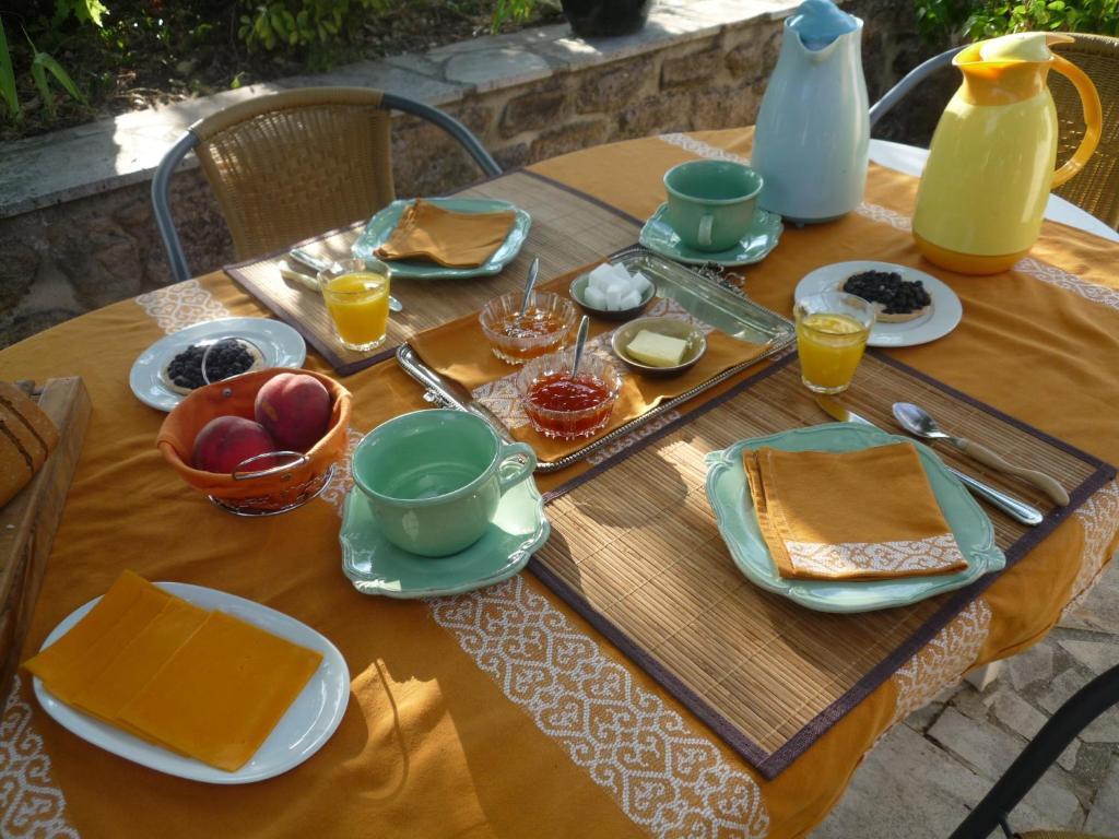 Domaine Du Planas Ailhon Ardeche B&B 외부 사진